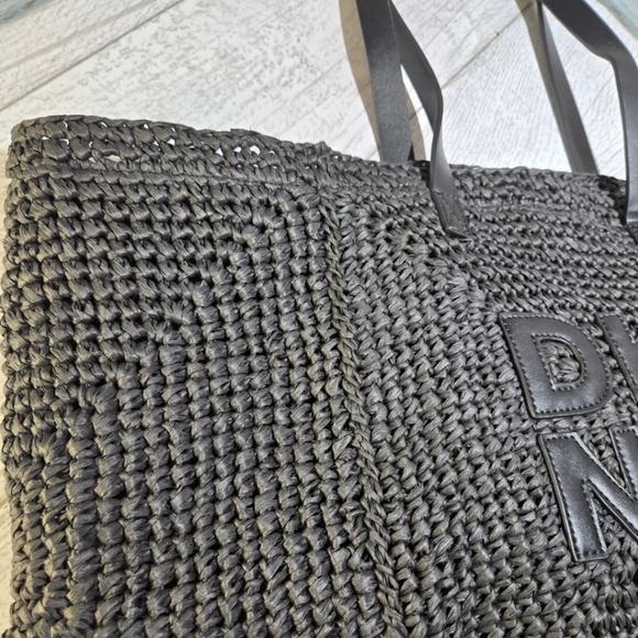 DKNY PALOMA R41ADF62 XL Black Tote, NWT MSP$148 - Picture 3 of 9